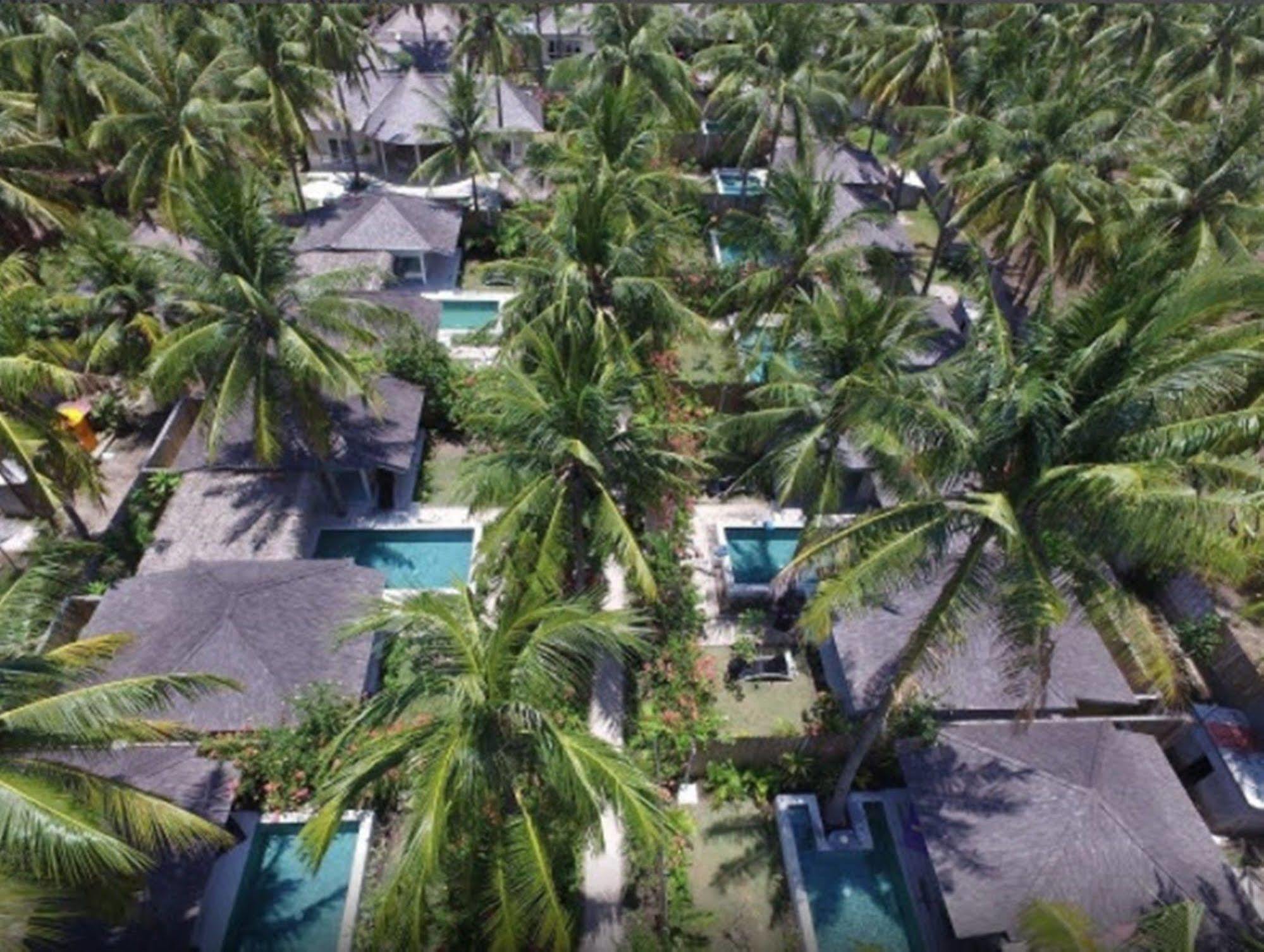 Sunset Palms Resort Gili Trawangan Dış mekan fotoğraf